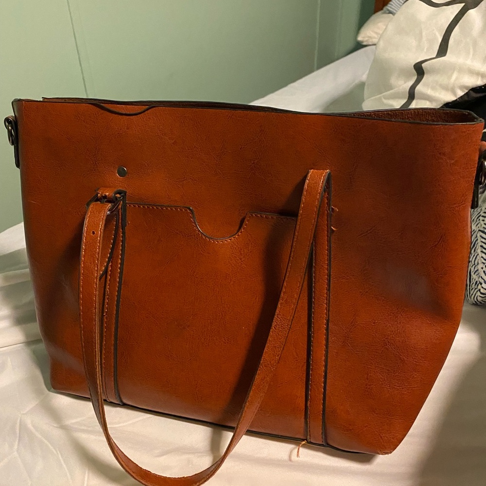 Stiff leather purse